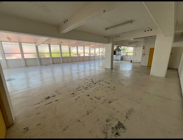 240M² BUSINESS TO LET IN WOODSTOCK